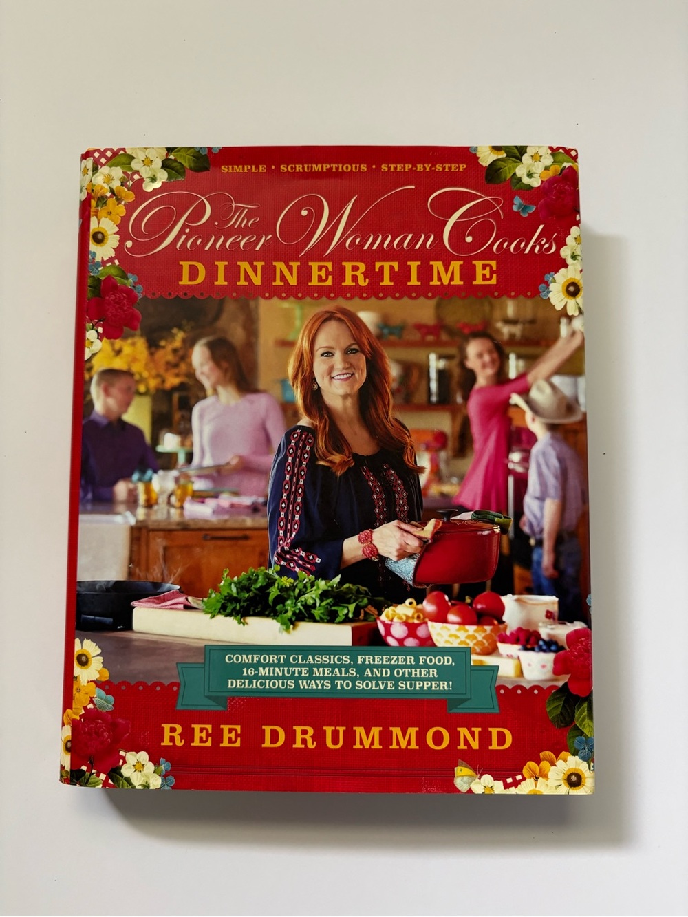 The Pioneer Woman Dinnertime Cookbook - Red and Yellow